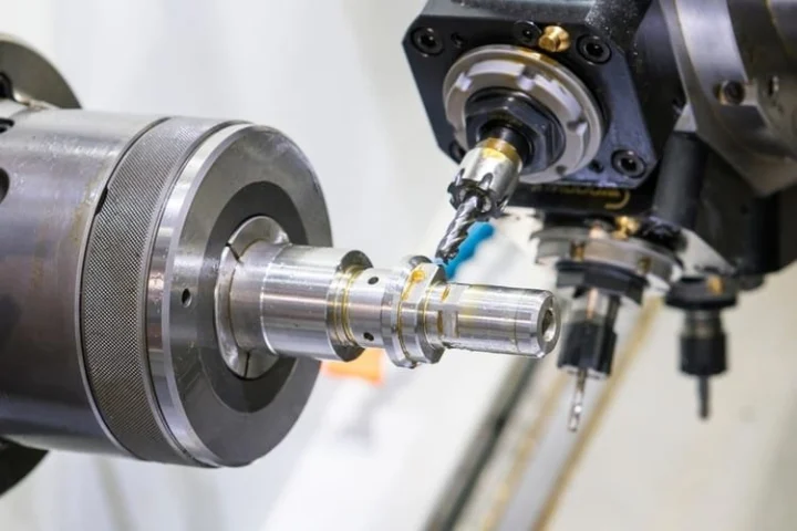 CNC turning of a metal component