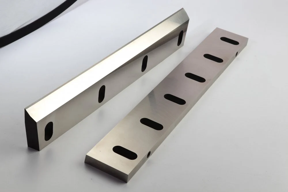 Granulator blades